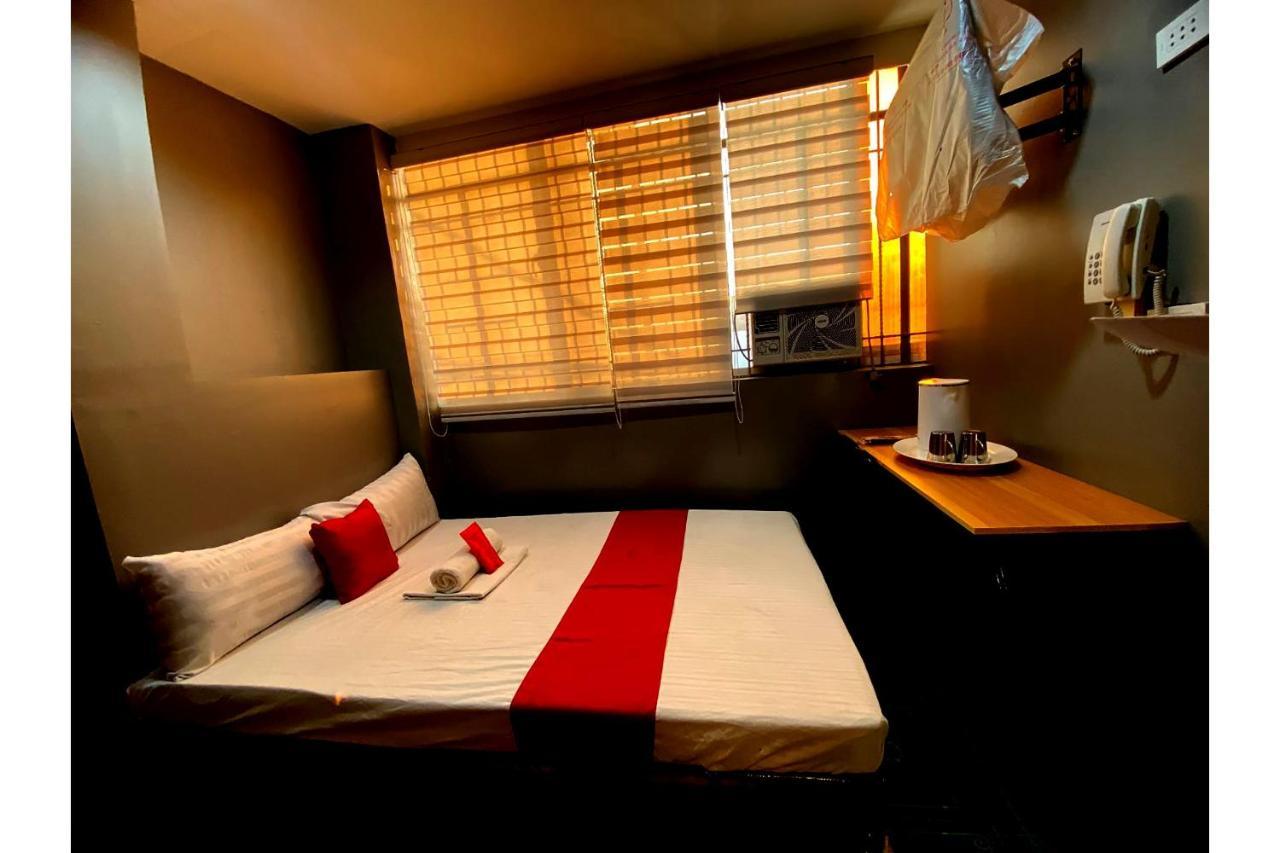 Oyo 104 Manila Venetian Hotel المظهر الخارجي الصورة